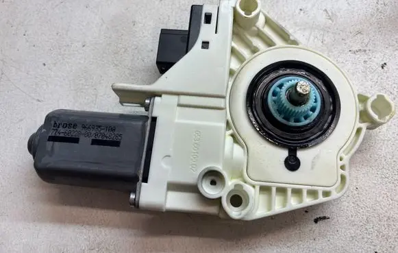 Audi A4 S4 B8 8K Rear door window regulator motor 0536010002