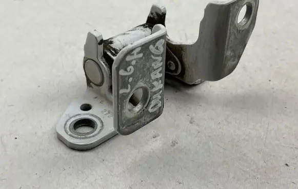 Dodge Durango III Rear door lower hinge