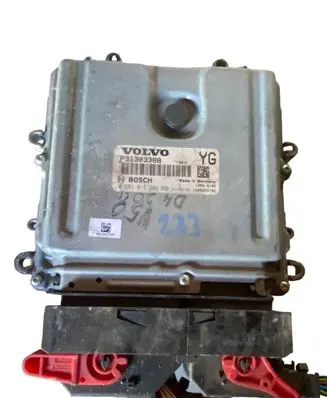 Volvo V50 Engine control unit/module P31303388 0281015286
