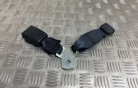 Peugeot 4008 Rear seatbelt