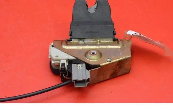 Volvo S60 Tailgate/trunk/boot lock/catch/latch 8679694