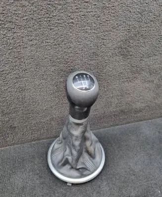 Audi TT Mk1 Gear lever shifter trim leather/knob 