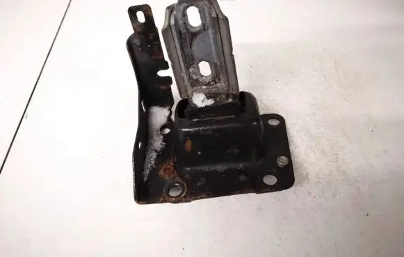 Citroen C3 Picasso Engine mount bracket