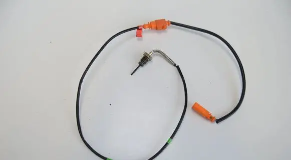 Audi A1 Oil temperature sensor 04L906088AC