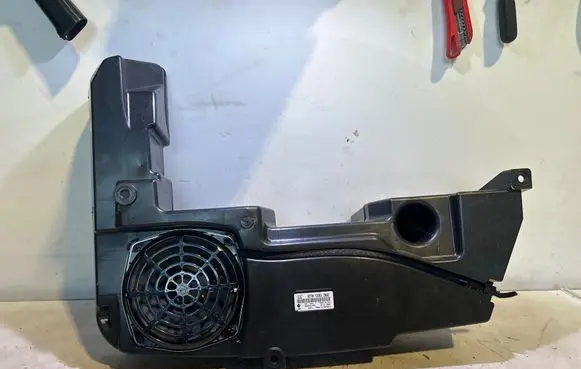 Audi A5 8T 8F Subwoofer speaker 8T8035382 1000143001 10001430