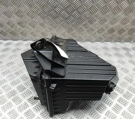 Land Rover Discovery Sport Air filter box GJ329600AD GJ329A612AB