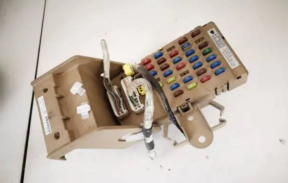 Subaru Impreza III Fuse box set 82201fg010
