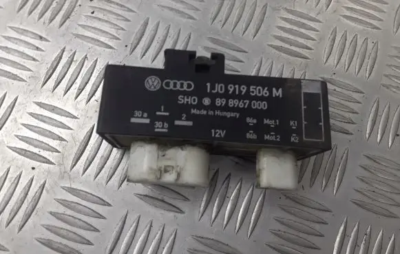 Skoda Fabia Mk1 (6Y) Coolant fan relay 1J0919506M