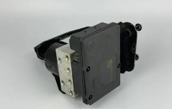 Mercedes-Benz ML W164 ABS Pump A2515450832 00402290C1 3D05108J06