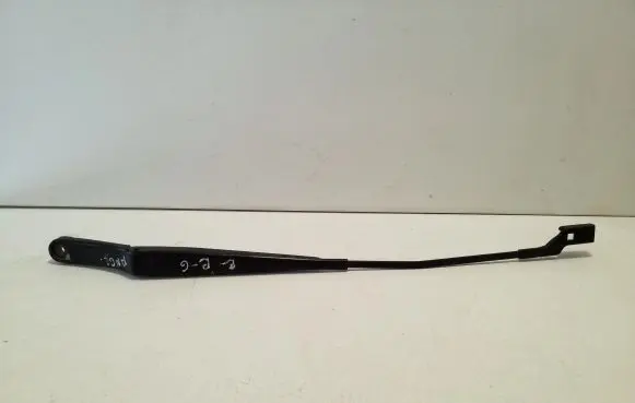 Volkswagen PASSAT B6 Front wiper blade arm 3C2955409B