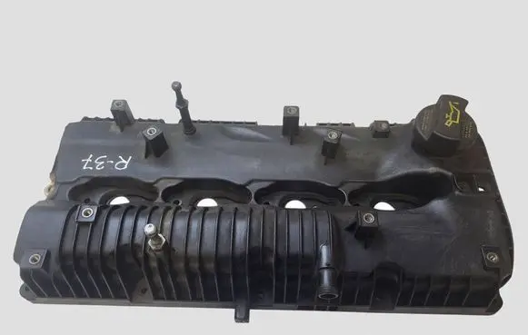 KIA Sorento Rocker cam cover
