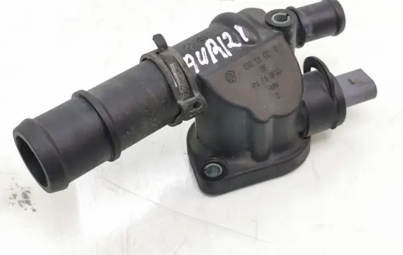 Volkswagen Touran I Engine coolant pipe/hose 03G121132B 06A919501A