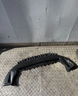 Volvo C30 Front bumper skid plate/under tray 31299060