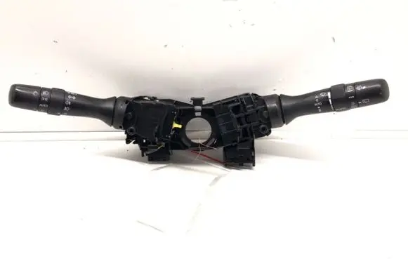 Wiper turn signal indicator stalk/switch