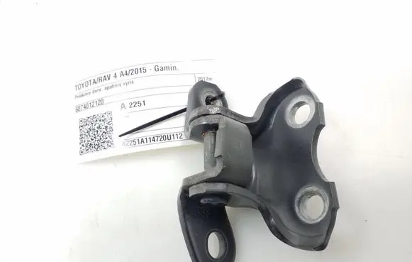 Toyota RAV 4 (XA40) Front door lower hinge 6874012120