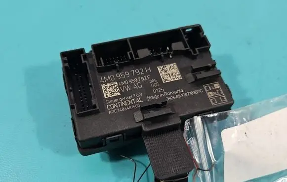 Audi A4 S4 B9 8W Central body control module 4M0959792H IMPRK1549200
