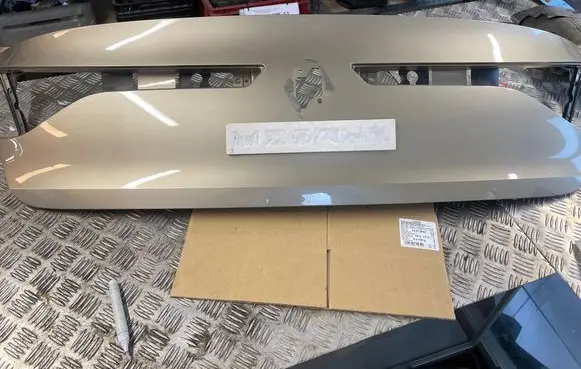 Renault Megane IV Tailgate/boot cover trim set 848100212R