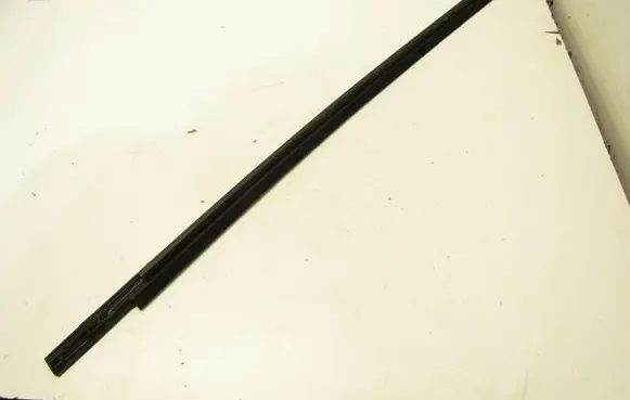 Suzuki Vitara (LY) Front door glass trim molding 