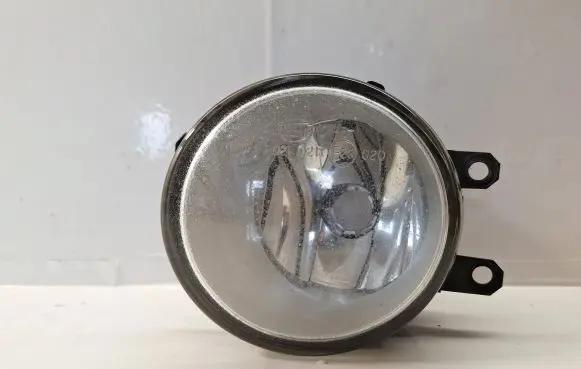 Toyota Corolla Verso AR10 Front fog light 27160100 812200F020 812210F020