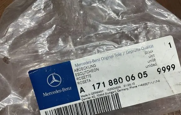 Mercedes-Benz SLK R171 Headlight wiper blade set A1718800605