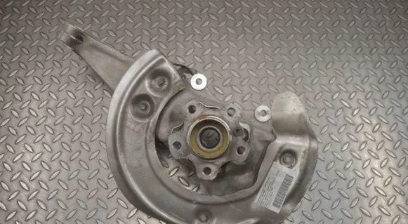 Front wheel hub