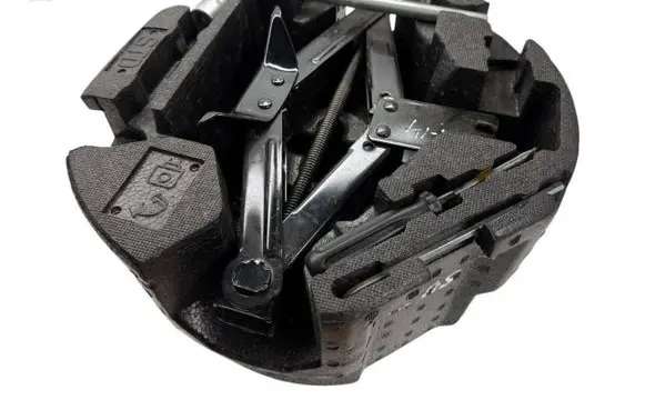 Subaru Outback Tool set 97035ag011