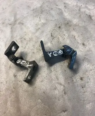 Volkswagen Tiguan Rear door hinge set 8v5833404c