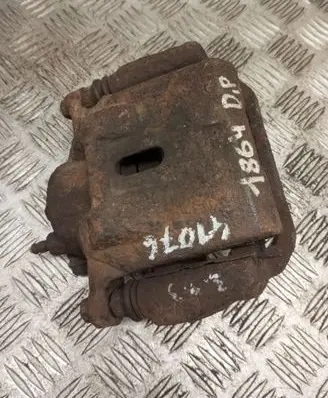 Toyota Corolla Verso E121 Front brake caliper