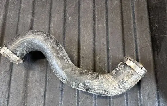 Intercooler hose/pipe