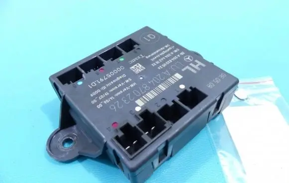 Mercedes-Benz C W204 Central body control module A2048702326 IMPRK1346380