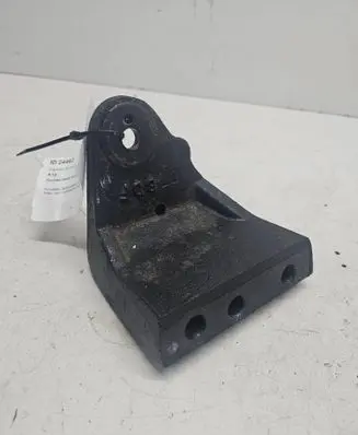Engine mounting bracket