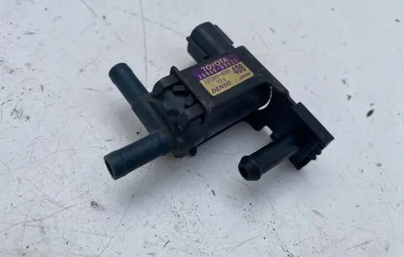 Toyota Avensis T220 Turbo solenoid valve 258600D030
