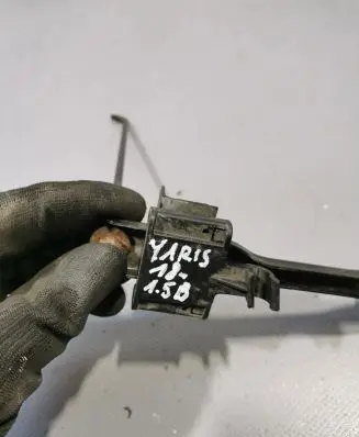 Toyota Yaris Battery bracket 