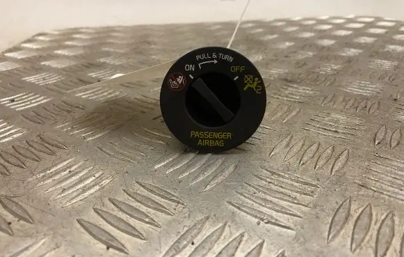 Passenger airbag on/off switch