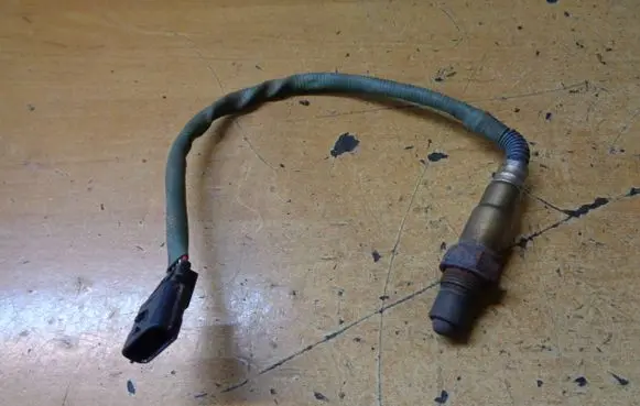 Renault Twingo III Lambda probe sensor 225934803R H8201140217 0258027031