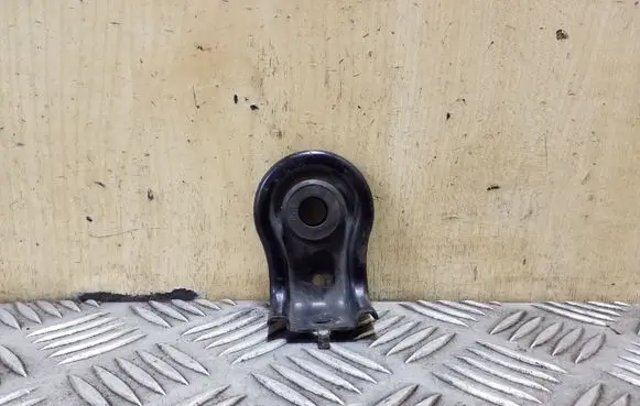 Honda CR-V Radiator mount bracket