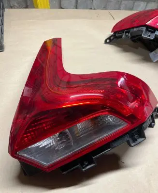 Volvo V40 Rear/tail lights 31283340 21220201 V0LVV7555