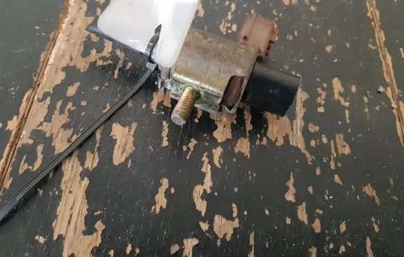 Nissan X-Trail T30 Turbo solenoid valve