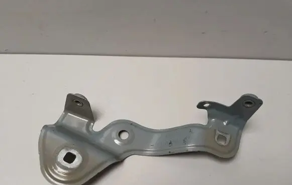 BMW i4 Fender mounting bracket 7486806
