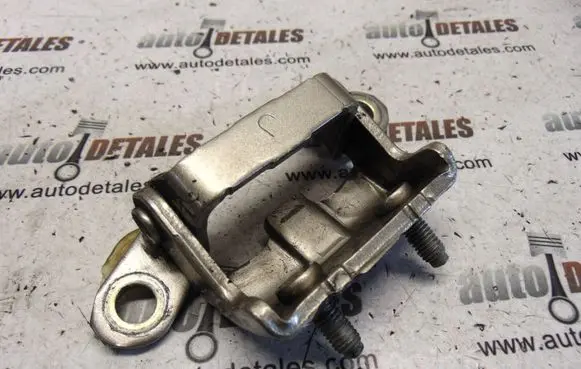 Nissan Primera Rear door upper hinge