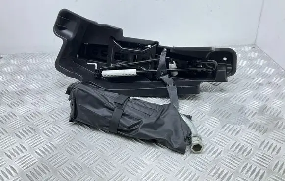 Audi Q3 8U Lift Jack 5N0011031B 8U0011215