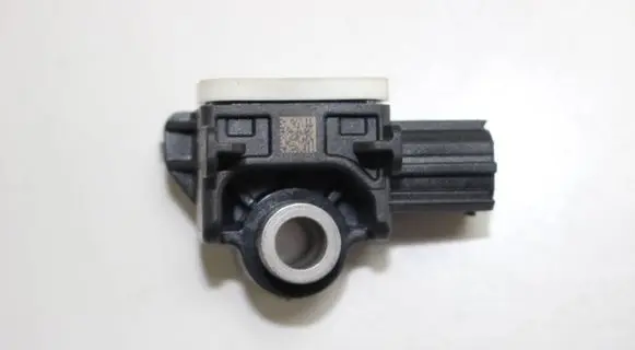 Mitsubishi ASX Airbag deployment crash/impact sensor 8651A166 140228401