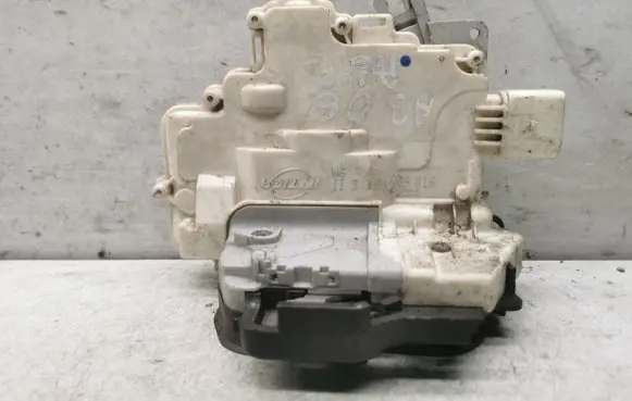 Audi A3 S3 8P Rear door lock 4F0839016