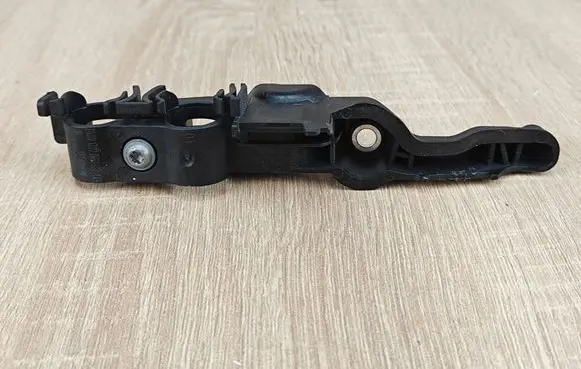 BMW 5 G30 G31 G38 Holder (bracket) 8699987