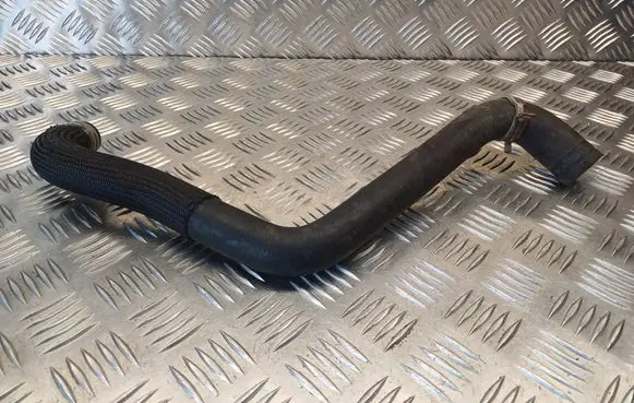 Engine coolant pipe/hose