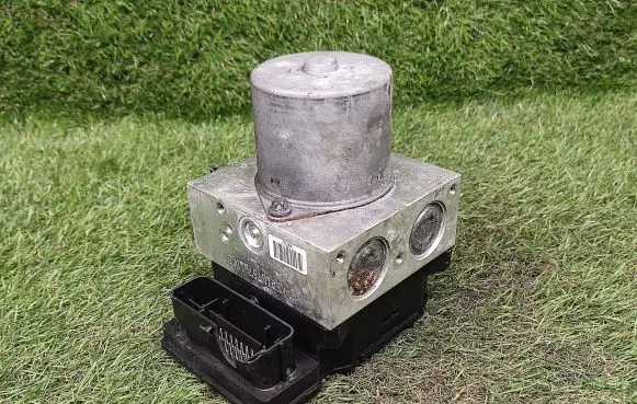 Volkswagen PASSAT CC ABS Pump 3AA614109AF