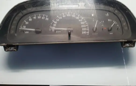 Renault Laguna I Speedometer (instrument cluster) 216236674 216495822