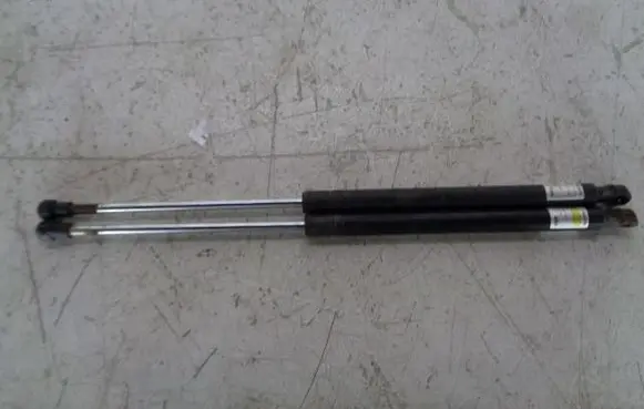 Toyota Avensis Verso Tailgate strut 