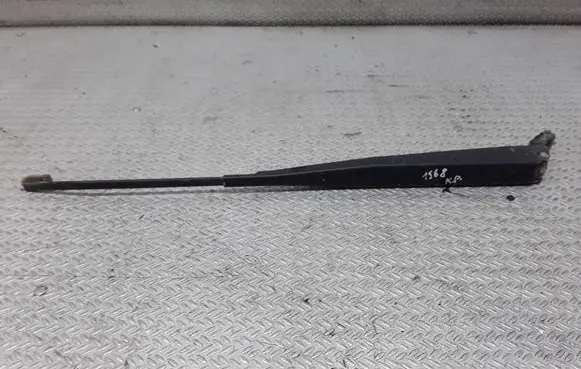 Nissan Terrano Front wiper blade arm