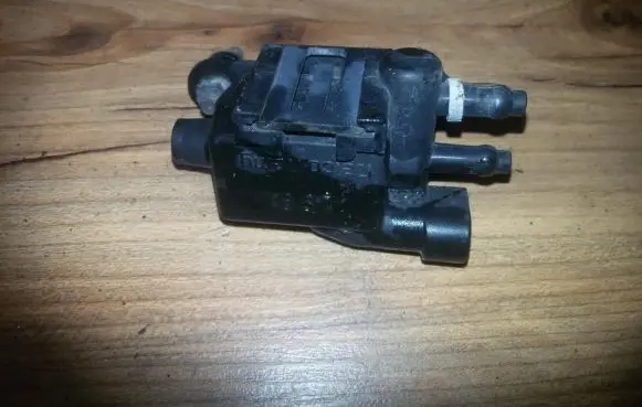 Renault Laguna I Turbo solenoid valve 7700861642 s0c2094